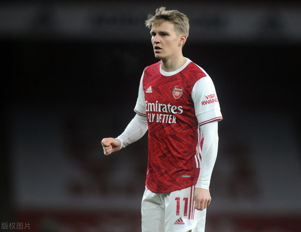  阿森纳终结曼城不败，厄德高世界波制胜  