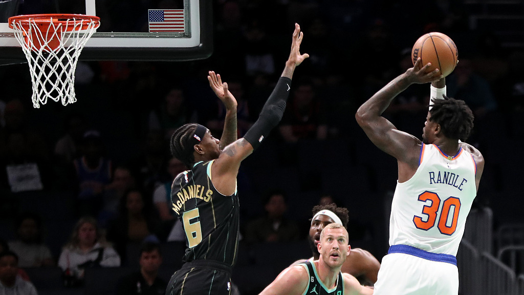  布伦森30+10，尼克斯横扫黄蜂